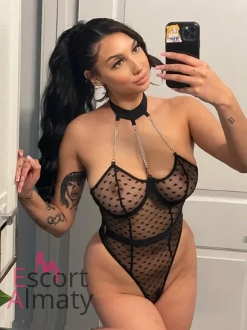 Алёна - грудь 2, рост 167 см, вес 67 кг, цвет волос Шатенки, национальность Русские